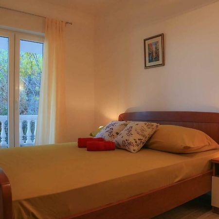 Marivo Guest House Molunat Bagian luar foto