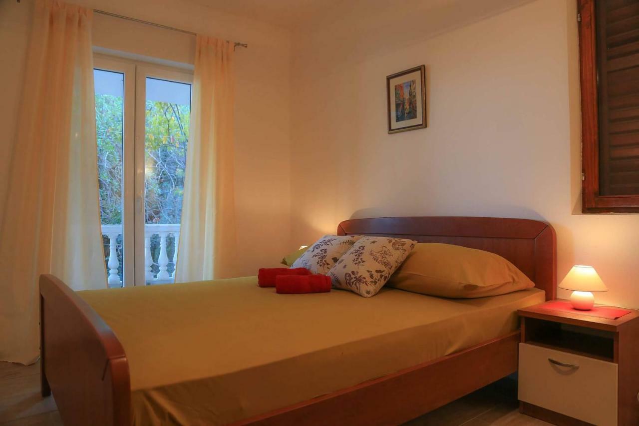 Marivo Guest House Molunat Bagian luar foto