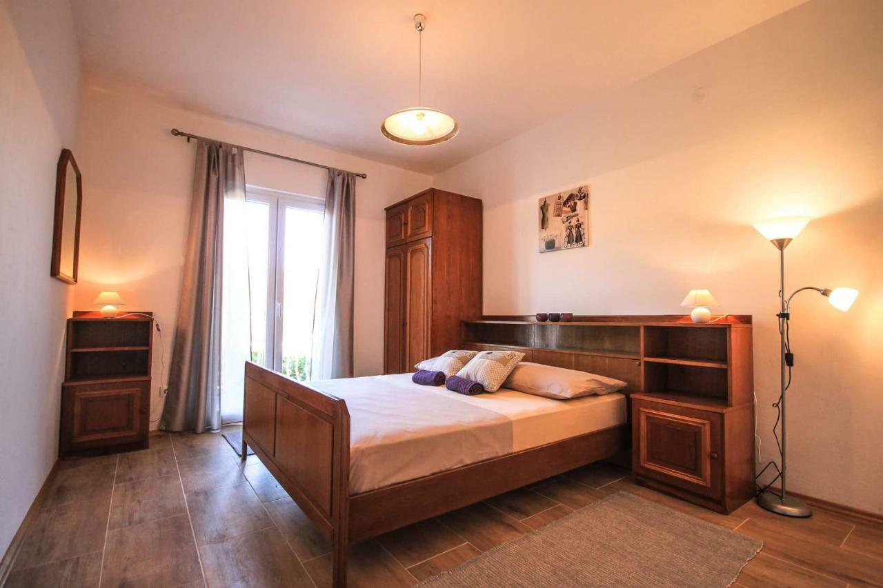 Marivo Guest House Molunat Bagian luar foto