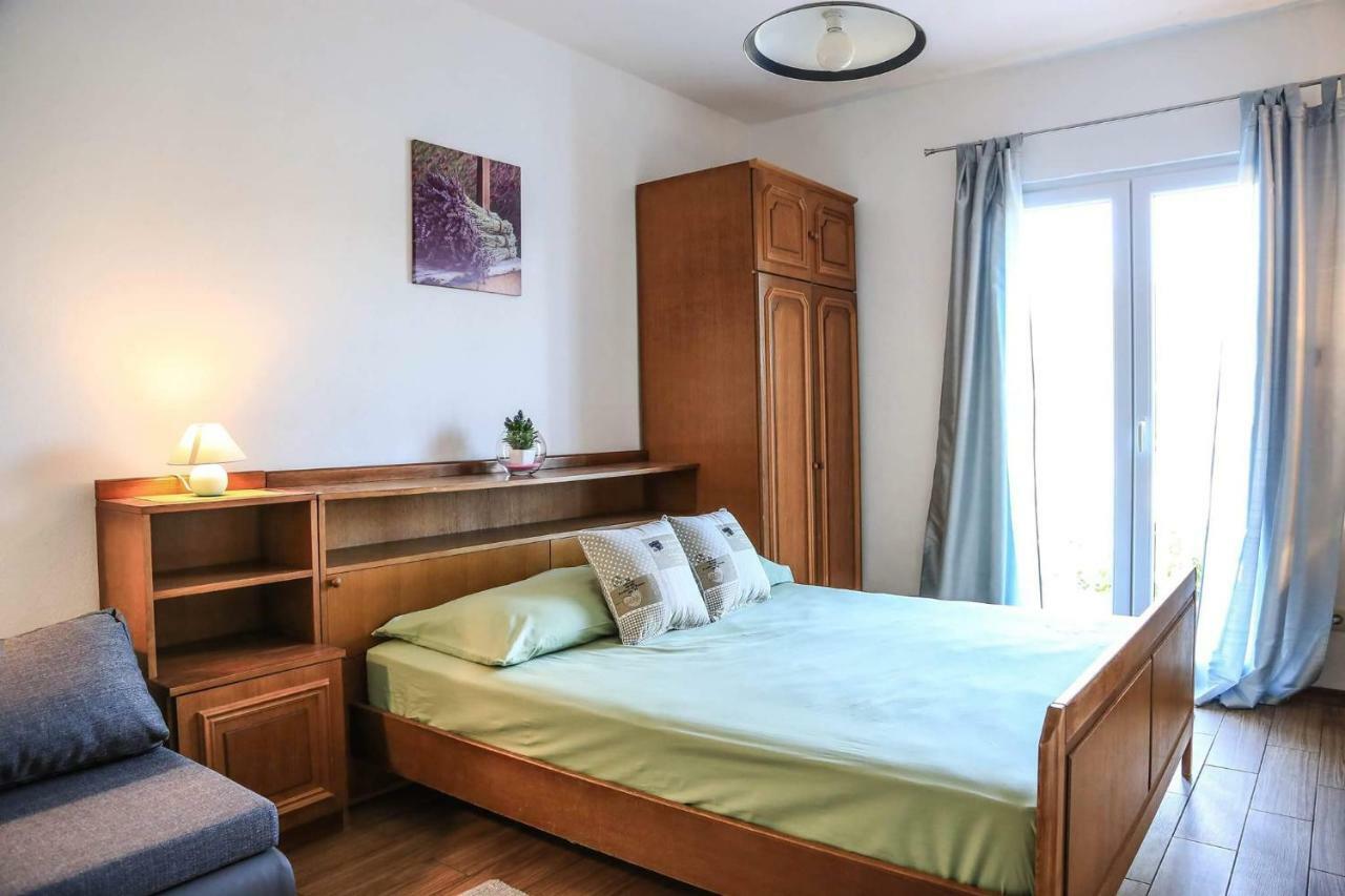 Marivo Guest House Molunat Bagian luar foto