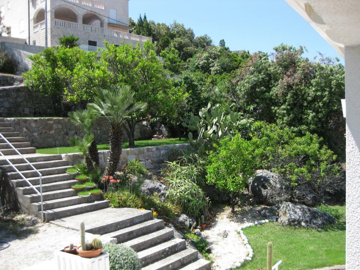 Marivo Guest House Molunat Bagian luar foto
