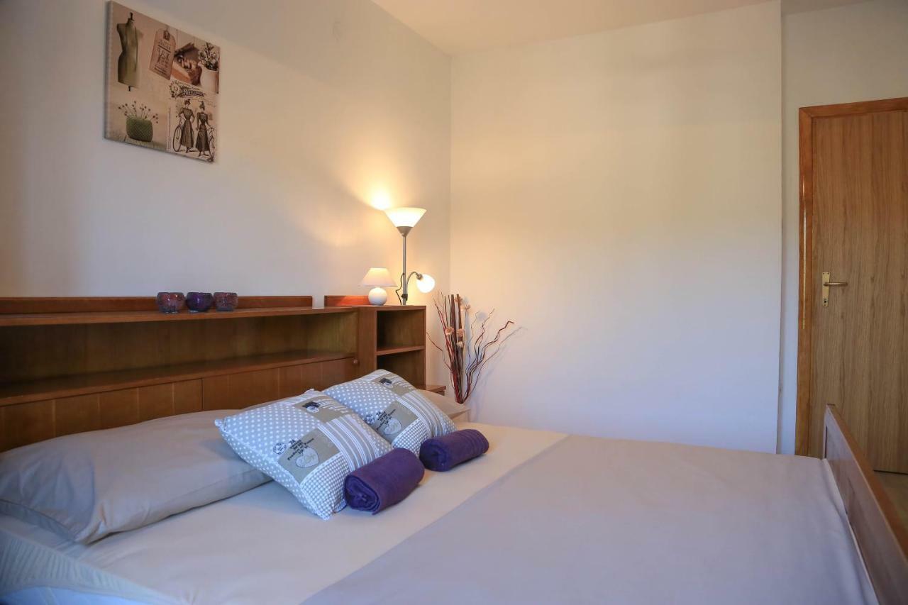 Marivo Guest House Molunat Bagian luar foto