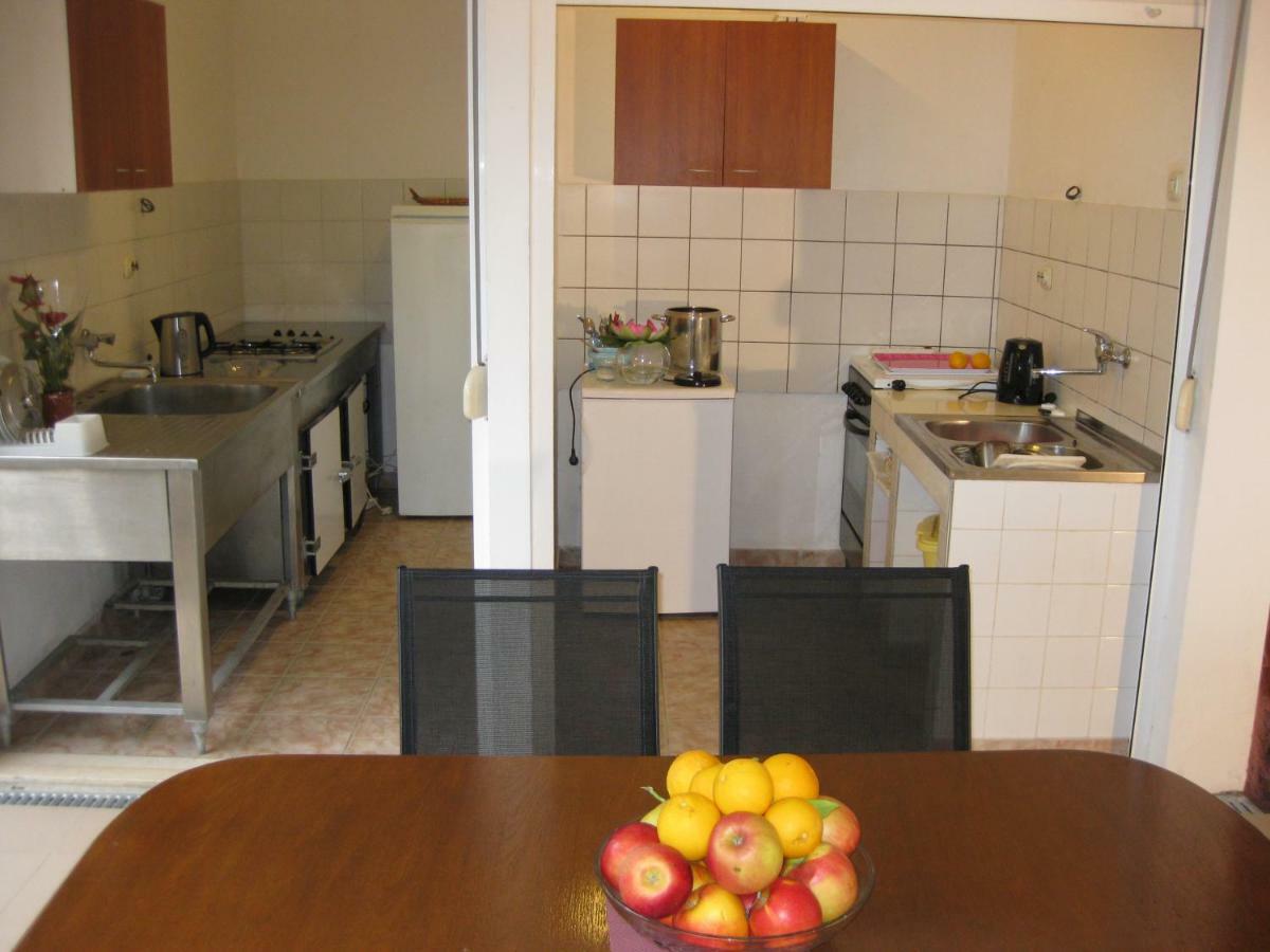 Marivo Guest House Molunat Bagian luar foto