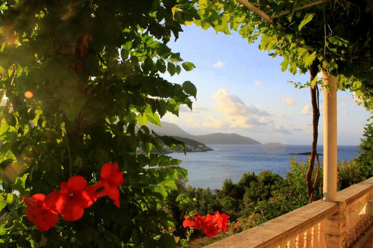 Marivo Guest House Molunat Bagian luar foto