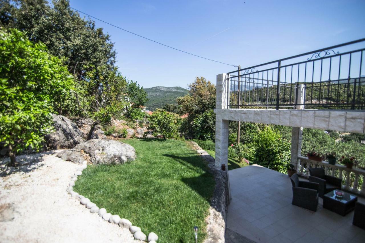 Marivo Guest House Molunat Bagian luar foto